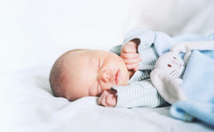 5 astuces et accessoires pour le sommeil de bébé