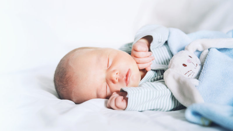 5 astuces et accessoires pour le sommeil de bébé